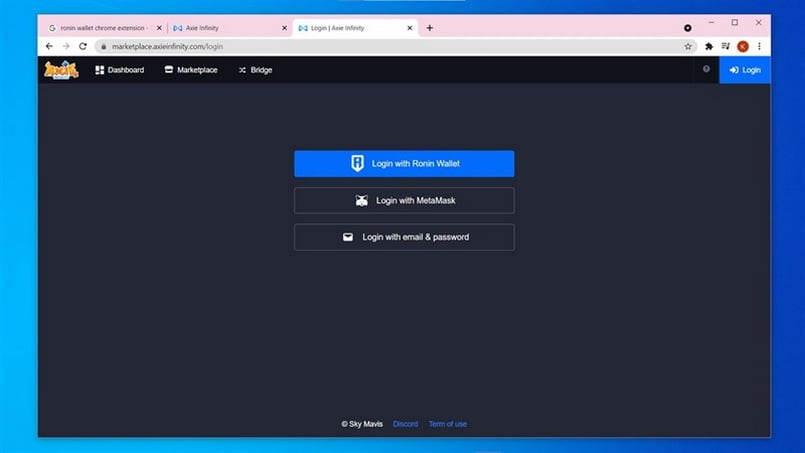 Chọn vào biểu tượng Login phía góc phải trên màn hình
